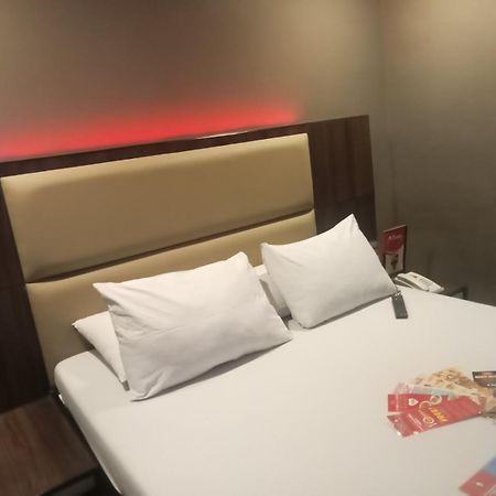 Hotel Sogo Pasay Wood Street Exteriér fotografie