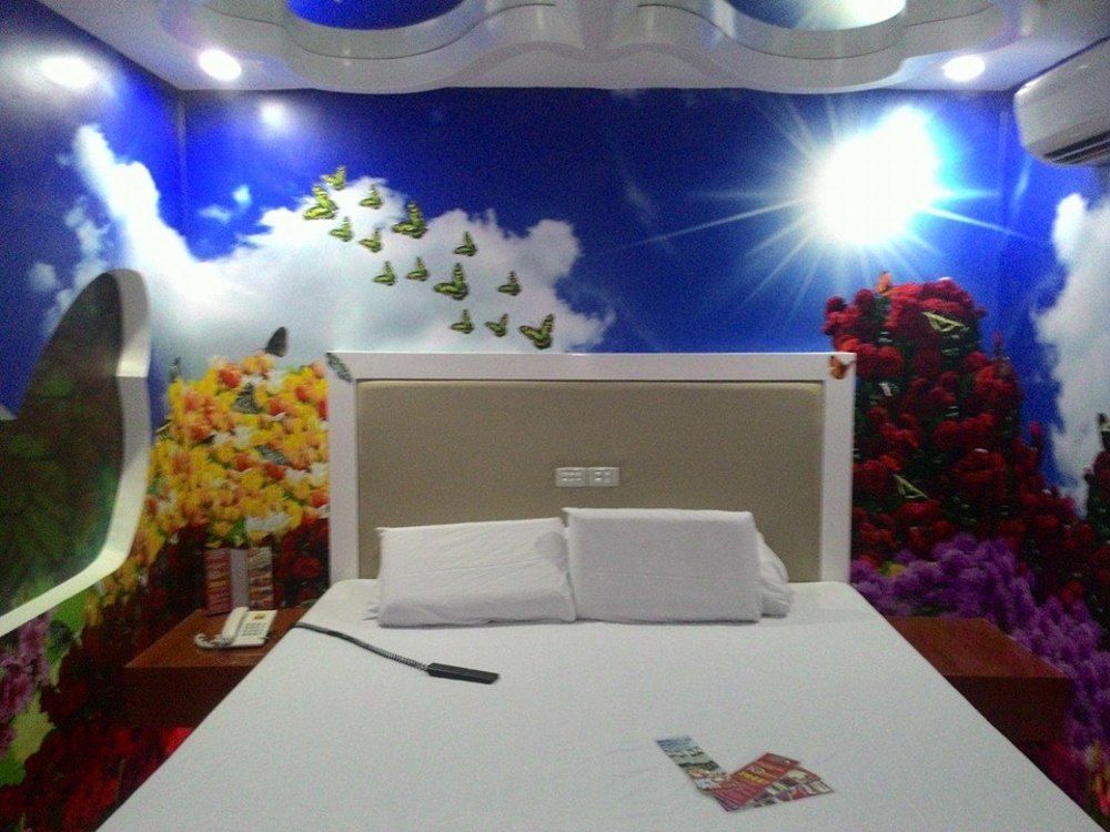 Hotel Sogo Pasay Wood Street Exteriér fotografie