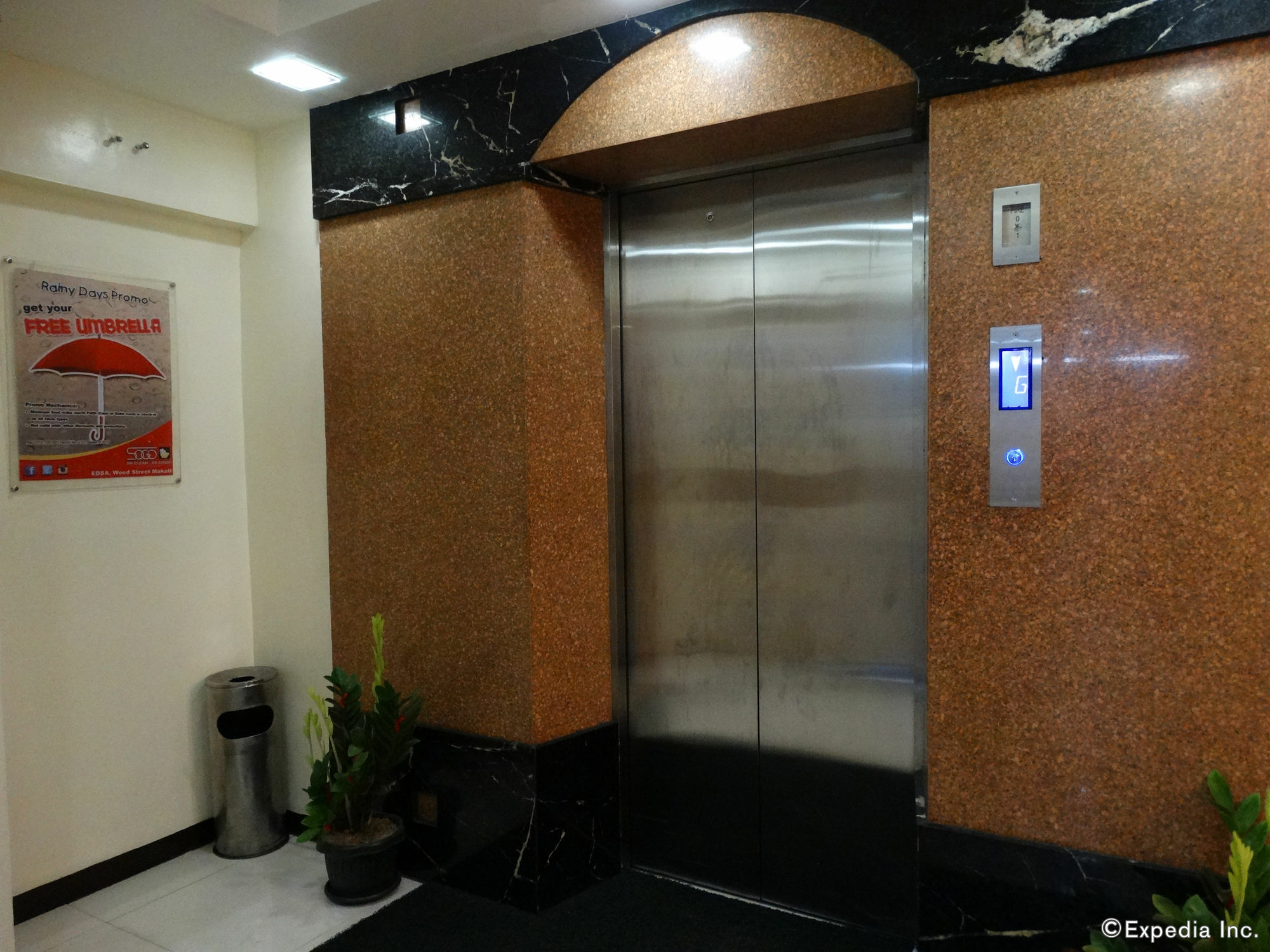 Hotel Sogo Pasay Wood Street Exteriér fotografie