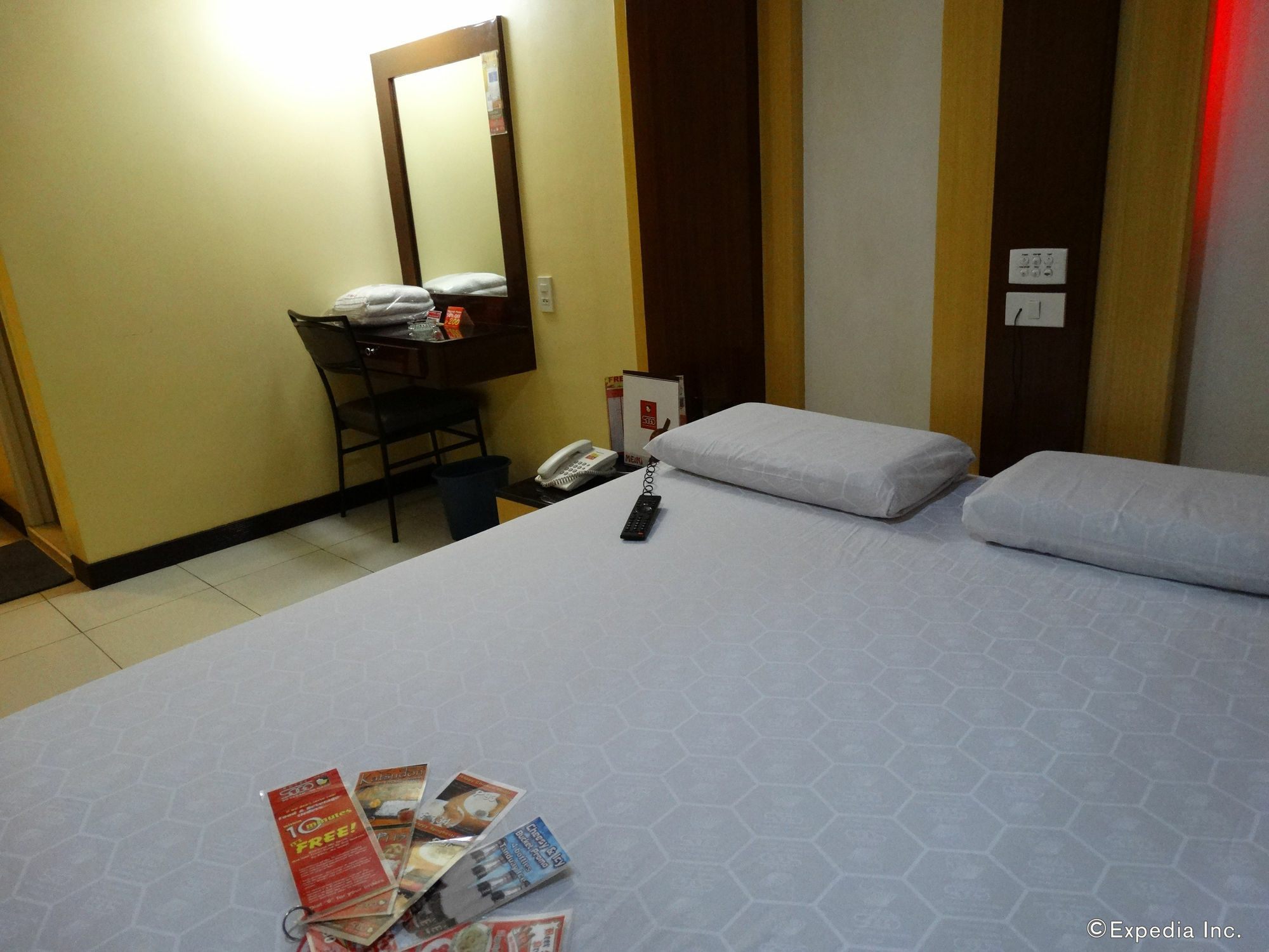 Hotel Sogo Pasay Wood Street Exteriér fotografie