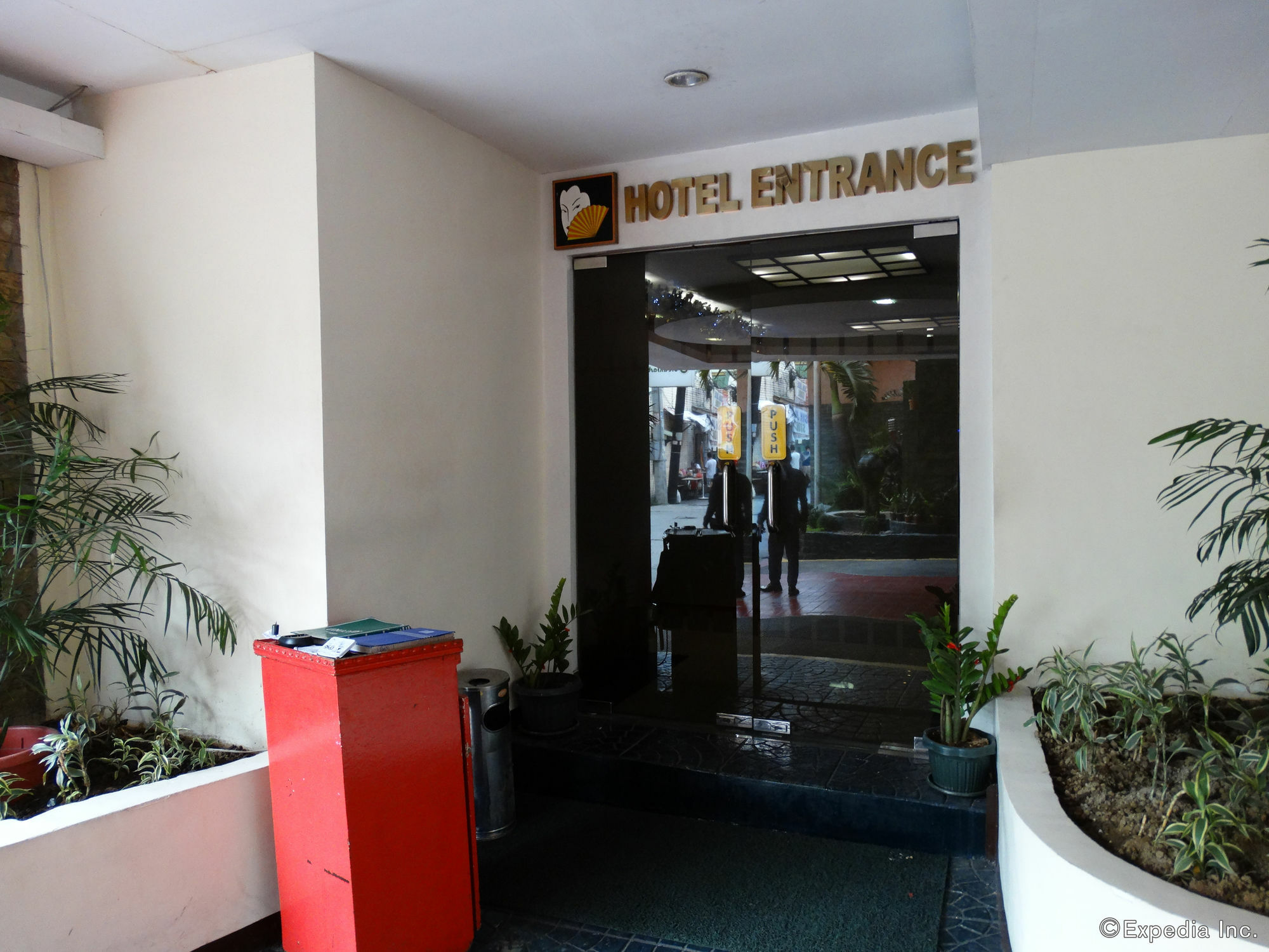 Hotel Sogo Pasay Wood Street Exteriér fotografie