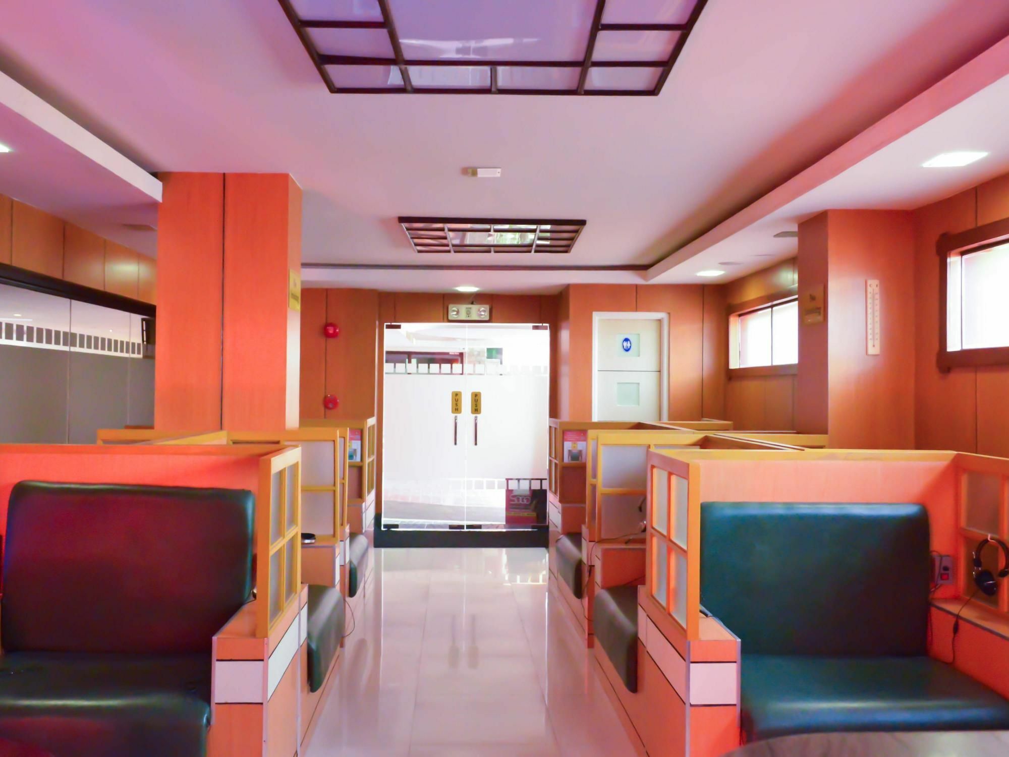 Hotel Sogo Pasay Wood Street Exteriér fotografie