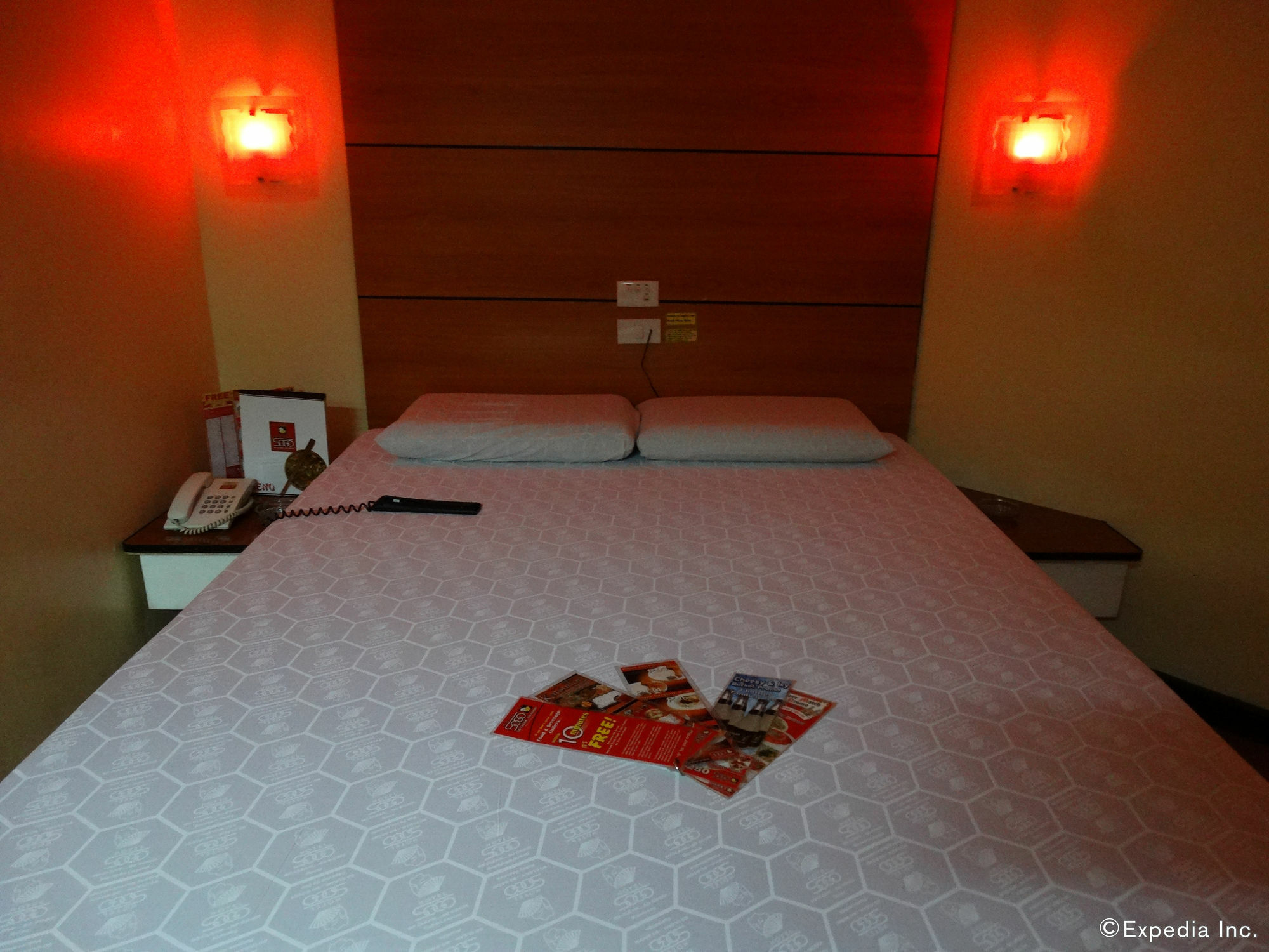 Hotel Sogo Pasay Wood Street Exteriér fotografie