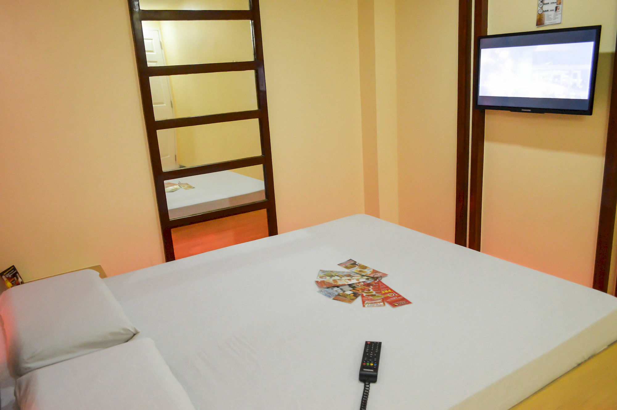 Hotel Sogo Pasay Wood Street Exteriér fotografie