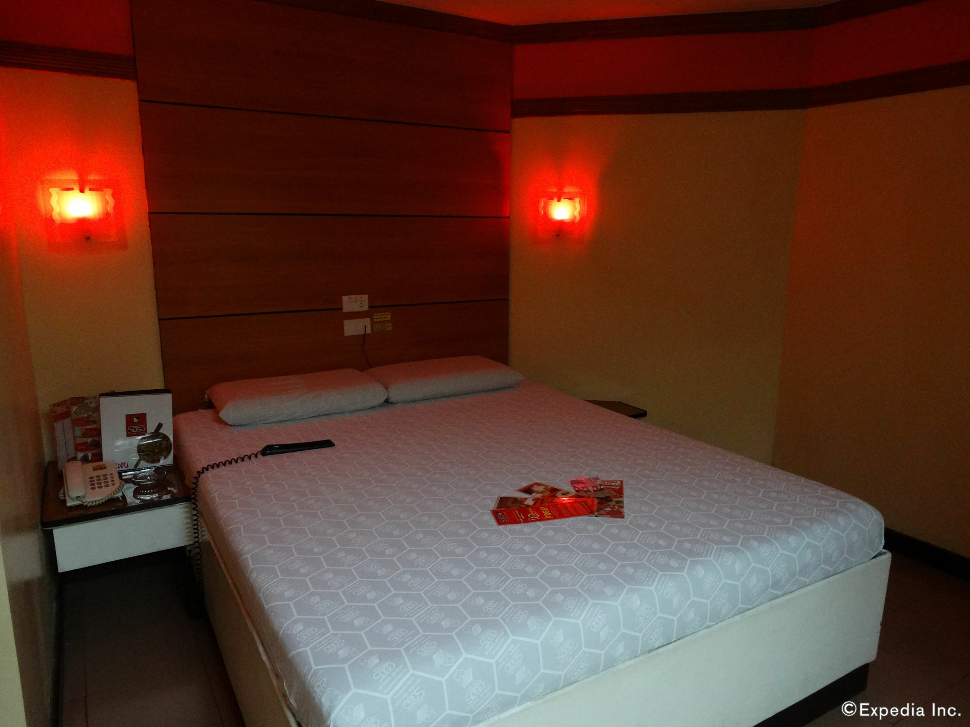 Hotel Sogo Pasay Wood Street Exteriér fotografie