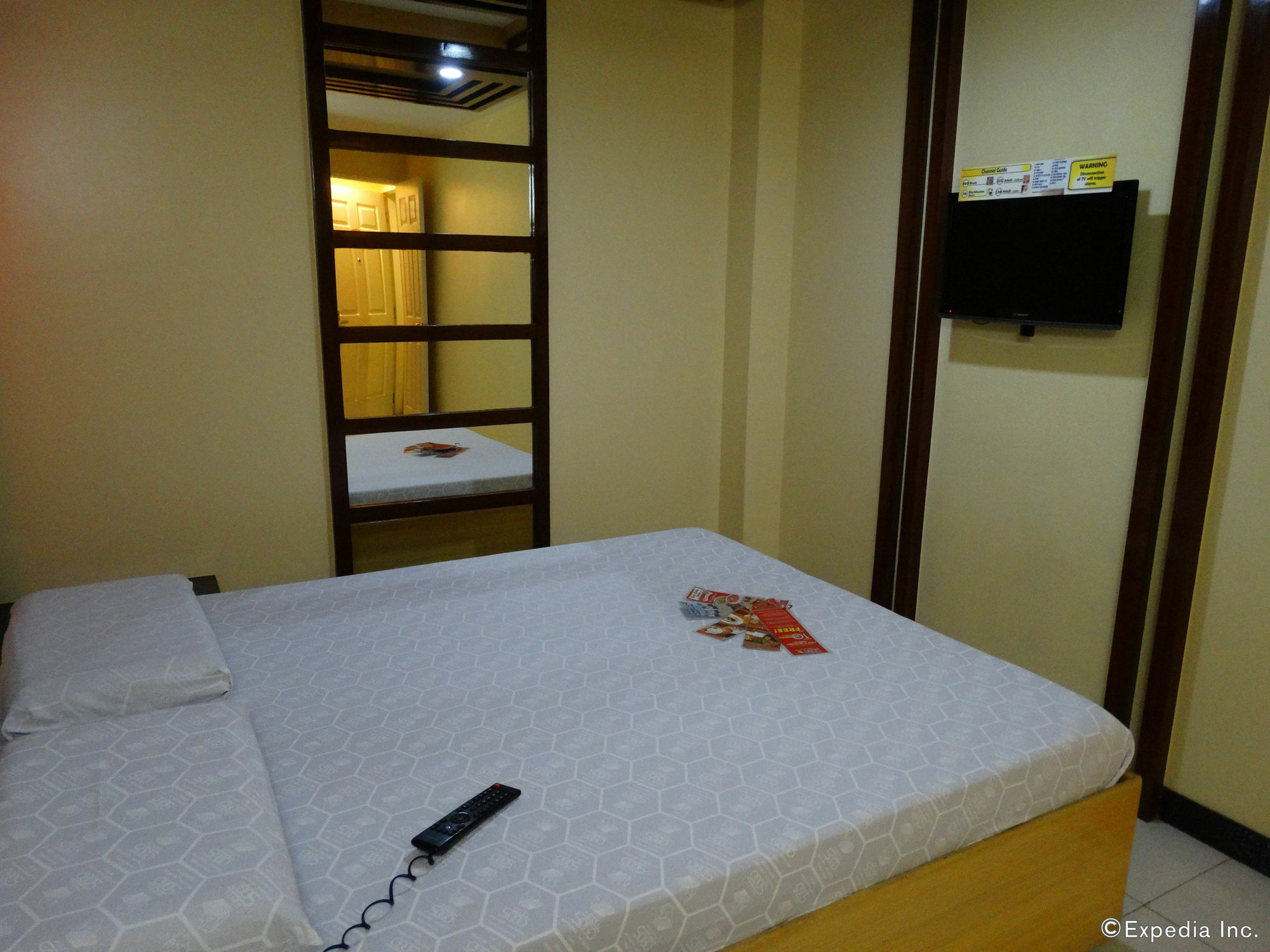 Hotel Sogo Pasay Wood Street Exteriér fotografie