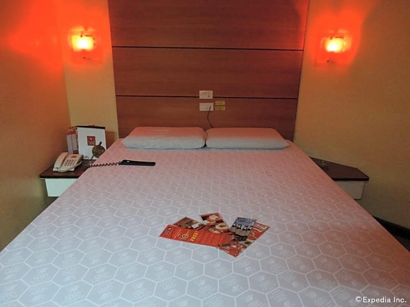 Hotel Sogo Pasay Wood Street Exteriér fotografie