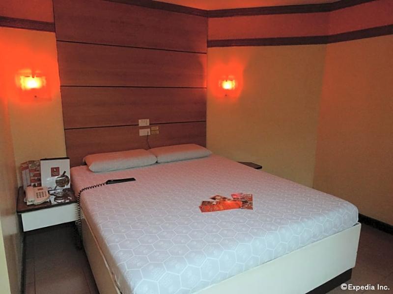 Hotel Sogo Pasay Wood Street Exteriér fotografie